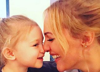 Meryem UZerli'nin kızı Lara'dan dans şov