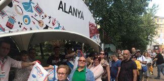 Rusya’nın en büyük parkı Krasnaya Presnya’da düzenlenen “Türkiye Festivali”ni 200 bin Rus ziyaret etti.