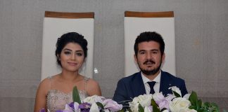 Ahmet ve Esma Çavuşoğlu'nun oğulları Ali Çavuşoğlu ile Meral ve Hüseyin Sulutaş'ın kızları Selcan Sulutaş, evlilik yolundaki ilk adımı atarak nişan yüzüklerini taktılar.