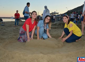 Bu yıl ikincisi düzenlenen 'Kumdan Heykel Yarışması' Alanyalılar tarafından yoğun ilgi gördü.