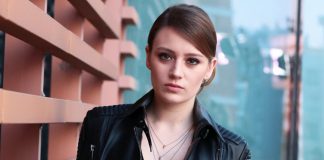 Gizem Karaca'dan 'Hürkuş: Göklerdeki Kahraman' filminin afişine tepki gösterdi.