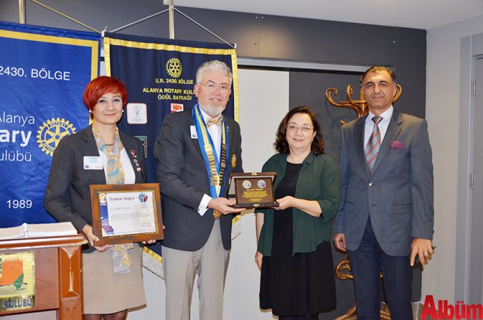 'Alanya Rotary Kulübü Meslek Başarı Ödülü' meslek ahlakı çerçevesinde yapmış olduğu başarılı çalışmalardan dolayı Alanya Arkeoloji Müzesi Müdürü Seher Türkmen'e verildi.