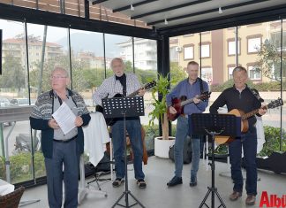 Alanya'da yaşayan Norveçli vatandaşların kurduğu Suncafe müzik grubu geçtiğimiz hafta sonu da muhteşem bir konsere imza attı.