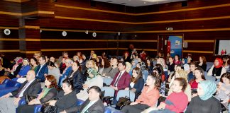 Alanya Sosyal Hizmet Merkezi Müdürlüğü ile Alanya Alaaddin Keykubat Üniversitesi (ALKÜ) işbirliğinde '8 Mart Dünya Kadınlar Günü'ne özel 'Kadın ve Medya' konulu söyleşi gerçekleştirildi.