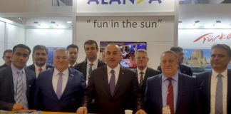 Alanyalı Dışişleri Bakanı Mevlüt Çavuşoğlu, ITB Berlin Fuarı'nda Alanya standını ziyaret etti.