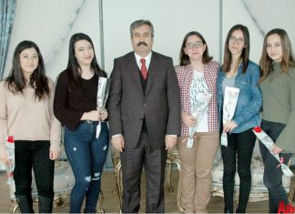 Denizli'de üniversitede öğrenim gören yaklaşık 30 kadar Alanyalı öğrenci, İl Emniyet Müdürü Mevlüt Demir tarafından Denizli Polisevi’nde kahvaltıda ağırlandı.