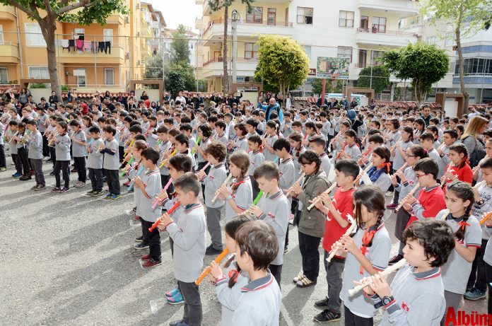 Şehit Ömer Halisdemir Ortaokulu tarafından Çanakkale Zaferi’nin 103. yılı nedeniyle bir program gerçekleştirildi.