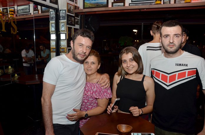 Harry's Pub’da Dolu dolu eğlence