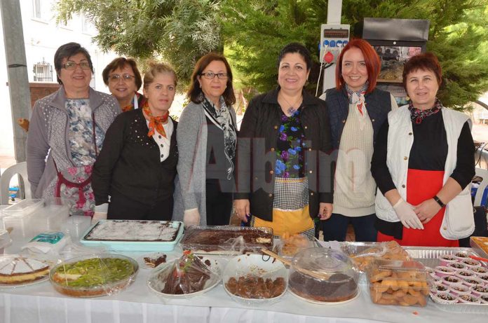 Kır Çiçekleri Kız Öğrenci Yurdu ve üniversite öğrencilerine burs sağlamak isteyen ÇYDD Alanya Şubesi'nin 3 gün sürecek olan kermesi başladı.