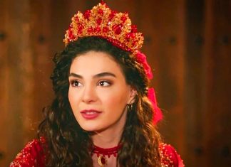 Hercai'nin başrol oyuncusu Ebru Şahin, Mardinli minikleri sevindirdi. Şahin ile rol arkadaşları, öğrencilerin teknoloji ve kırtasiye masraflarını giderip miniklere oyuncak da gönderdi.