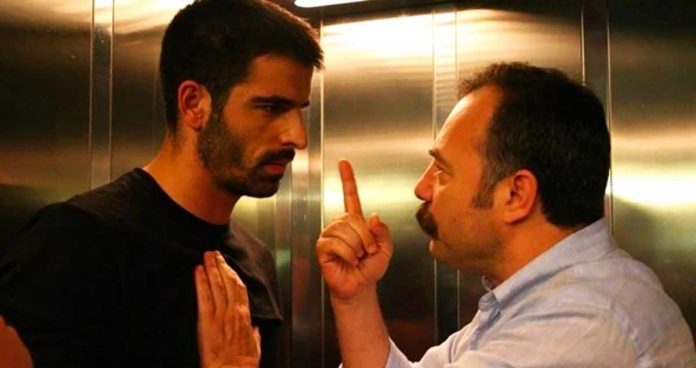 Kadınları aşağılayan paylaşımıyla büyük tepki toplayan oyuncu Mehmet Akif Alakurt, çok tartışılacak bir paylaşıma daha imza attı.